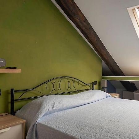 Cozy Attic In The City Center Турин Экстерьер фото