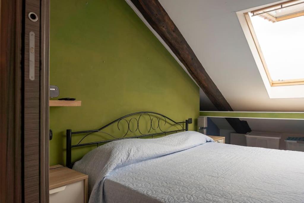 Cozy Attic In The City Center Турин Экстерьер фото