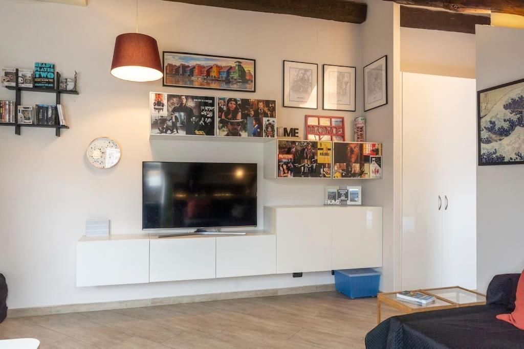 Cozy Attic In The City Center Турин Экстерьер фото